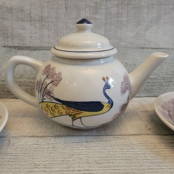 Williamsburg Chowning's Tavern  Peacock Tea Set With Teapot Two Cups & Saucers - Picture 2 of 16